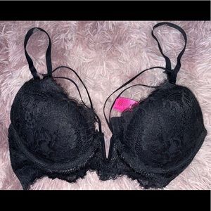 Selling slightly worn Bras. Great condition. Just to small. 20$ OBO:)